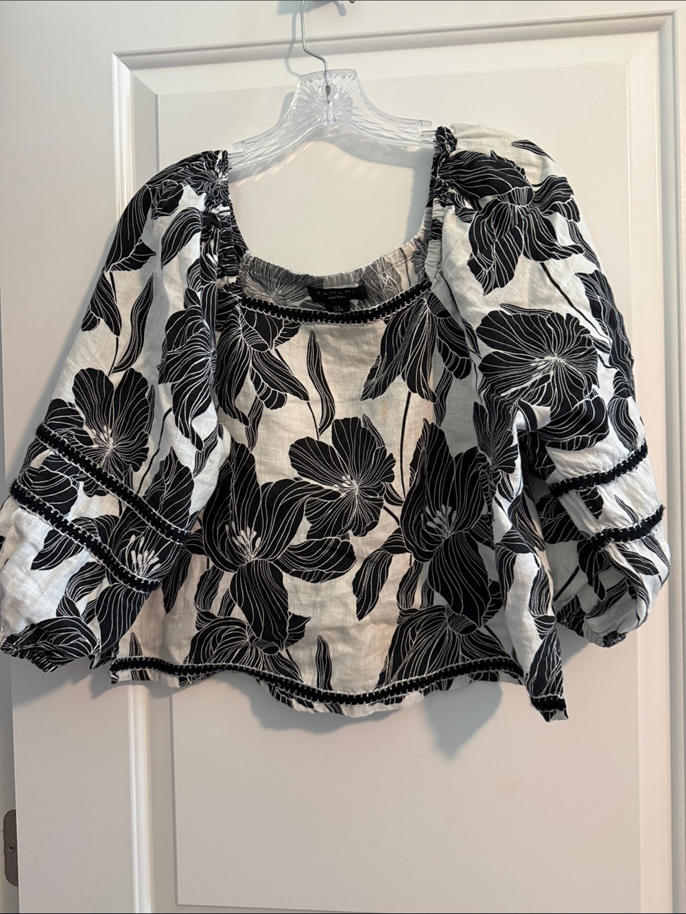 Tahari 100% Linen Floral Puff Sleeve Blouse Black White Romantic Top